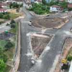 Kocaeli'nin Başiskele ilçesinde yapımı devam eden modern kavşak projesi, ulaşımı daha güvenli ve akıcı hale getirecek.